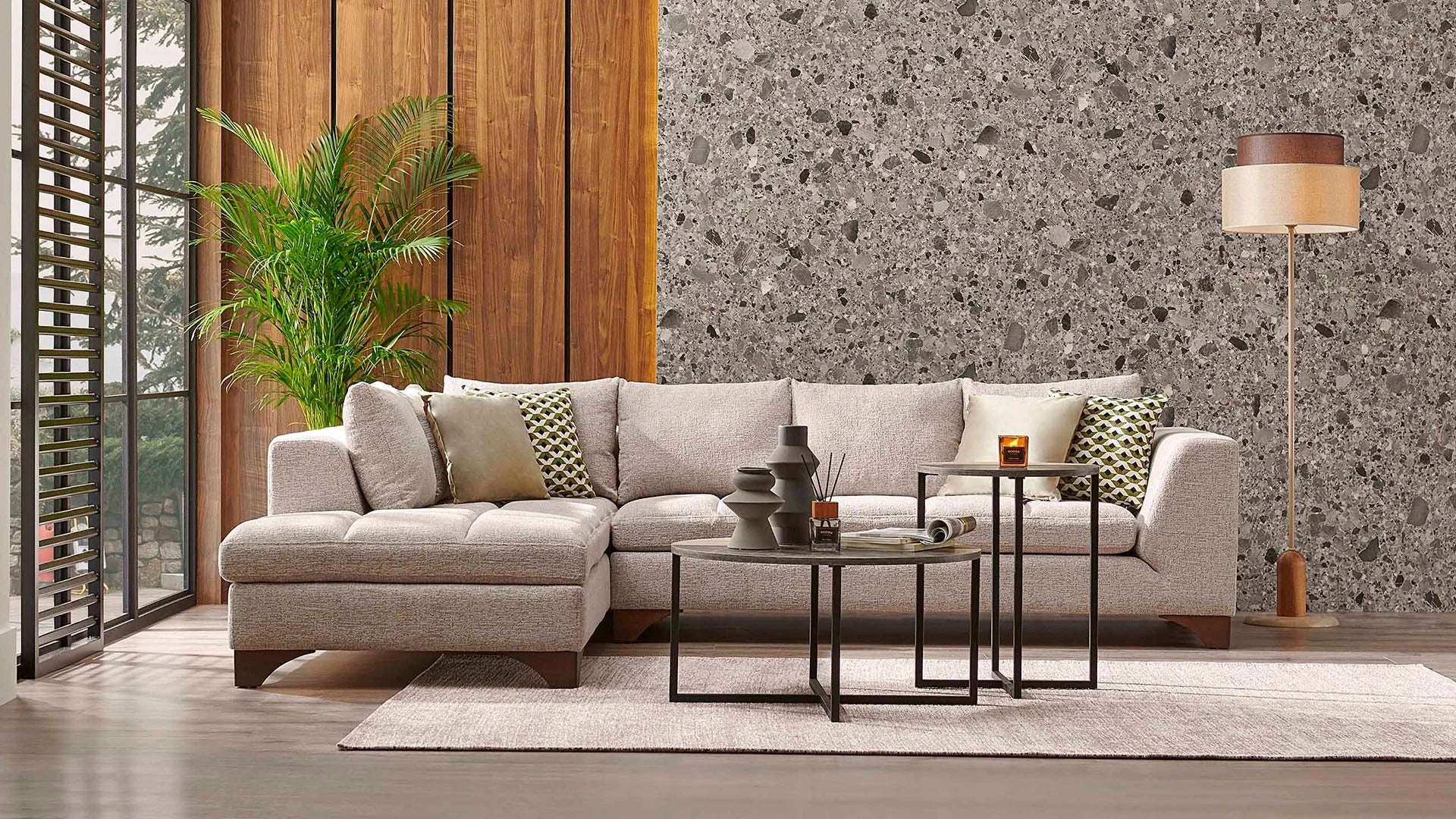 Lucca Sectional